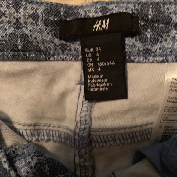 Patterned shorts - Picture 3 of 3